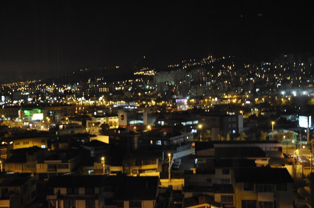 Hotel Savoy Inn Quito Extérieur photo