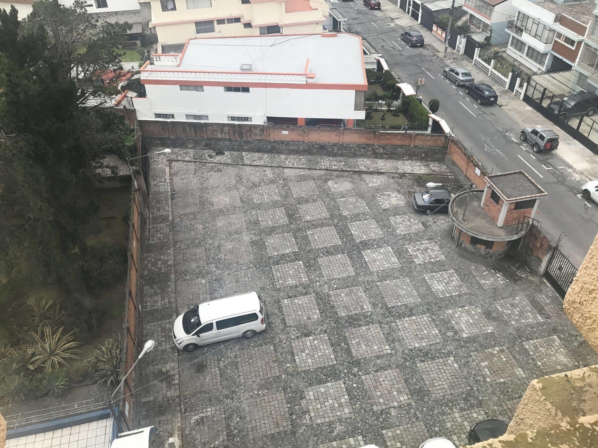 Hotel Savoy Inn Quito Extérieur photo