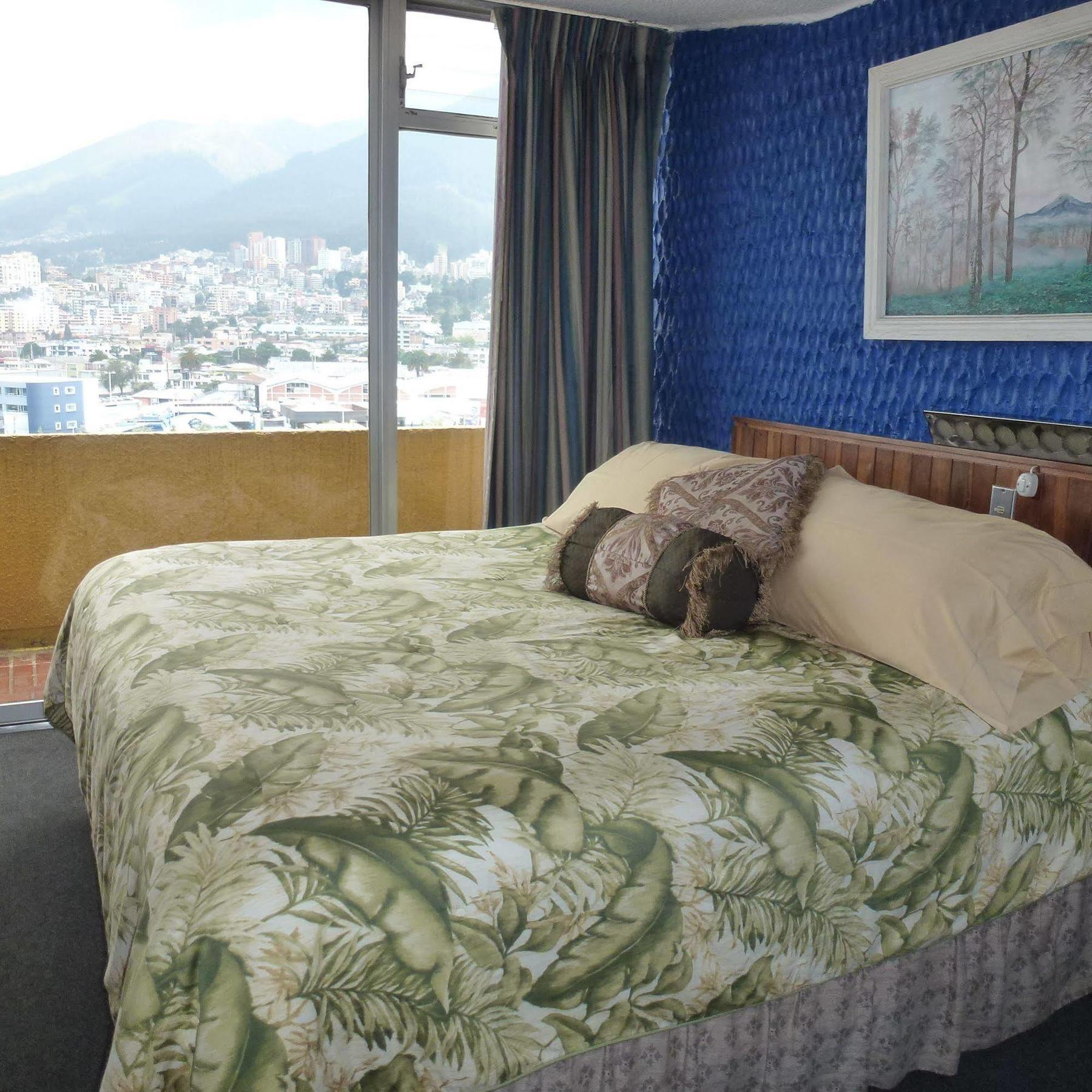 Hotel Savoy Inn Quito Extérieur photo