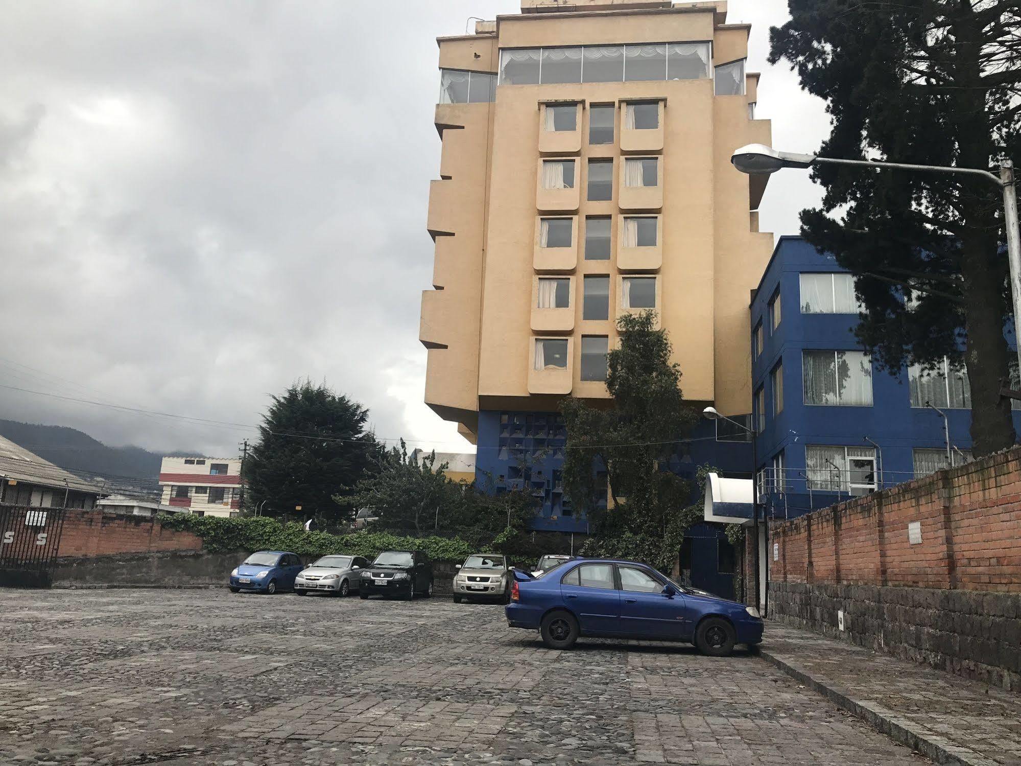 Hotel Savoy Inn Quito Extérieur photo